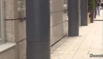Deutsche Schwarzhaarige abgeschleppt und gepoppt