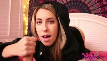 Horny Girlfriend Gives HandJob And FootJob