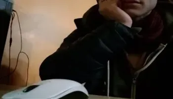 Latino Blanco Voyeur Lindo con Su Ropa Se Exita En Internet 8 . :)