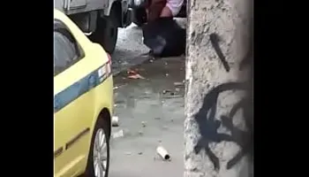 Fudendo atr&aacute_s do caminh&atilde_o