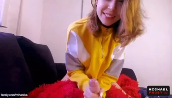 Step Sister Was Waiting For Step Brother To Wake Up To Help With Morning Boner