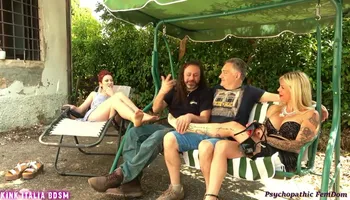 Reverse Cuckold Lesbica Mi Annusa E Lecca I Piedi Mentre Sego Un Uomo Teen Umilia Milf Ita