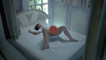 The Wayward Cloud (2005) - Sumomo Yozakura, Shiang-chyi Chen, Kuei-Mei Yang