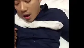 Nguyá»n b&uacute_ cáº·c cho anh trai tháº³ng