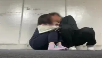ç°èã®ä½¿ããã¦ããªãååº«ã§ãºãã³ãååä¸ããã¦SEXããé«â¯çã«ããã«ãã·ã§ã¼ãã«ããããã®å¾è¼©å½¼å¥³ã¯ããã¯ã§æ¿ããçªããã¦ãåãå£°ãææ¢ã§ããªãã¦å£ã§æããã