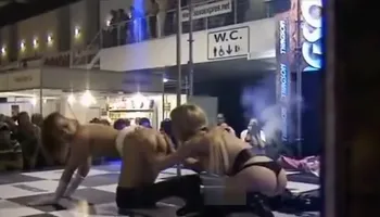 Erotic show 28