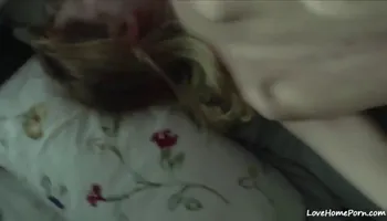 Chica amateur follada por el ano en video casero