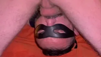 Upside down throatfuck by a huge 9â