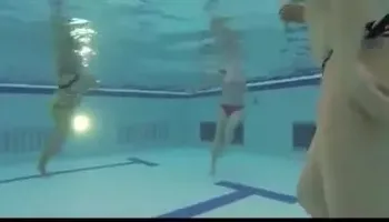 Teens Give Handjob and Blowjob in the public Pool