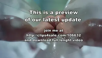 Monabell with Actioncam under shower